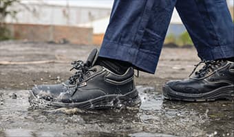 Why Microfiber Safety Shoes Are Becoming the Preferred Choice for Modern Industries